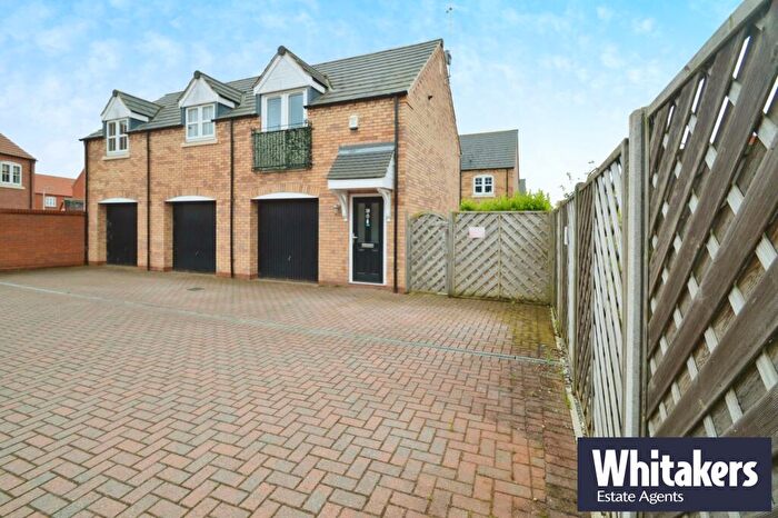 2 Bedroom Coach House To Rent In Paddock Way, Kingswood, HU7