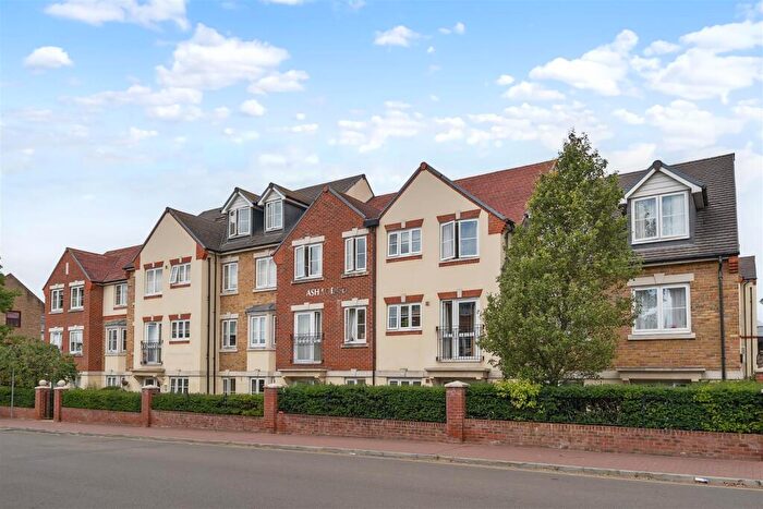 1 Bedroom Retirement Property For Sale In Ash Lodge, Walton-On-Thames, Surrey, KT12