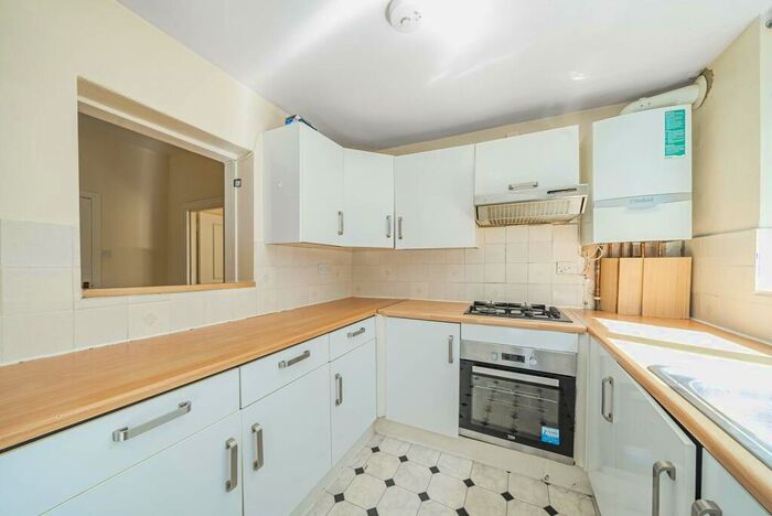 2 Bedroom Flat To Rent In Weston Road, Bromley, BR1