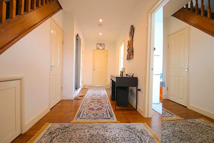 5 Bedroom House To Rent In Bevan Avenue, Barking, IG11