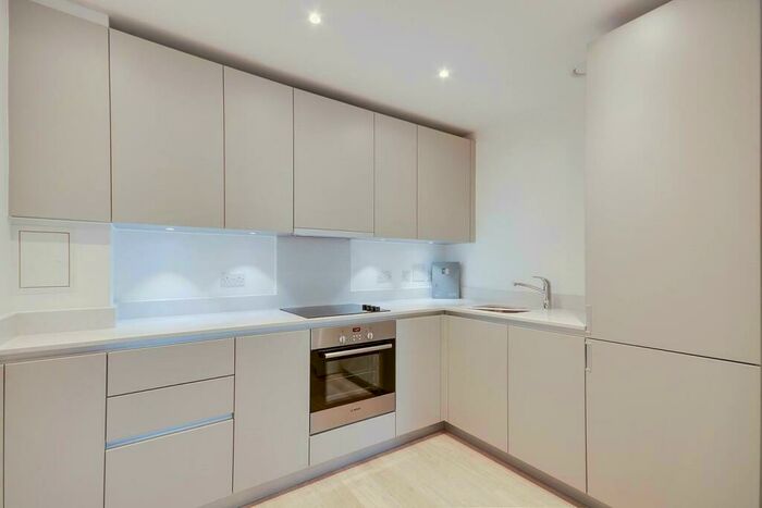 1 Bedroom Flat To Rent In Bedford Park, CR0