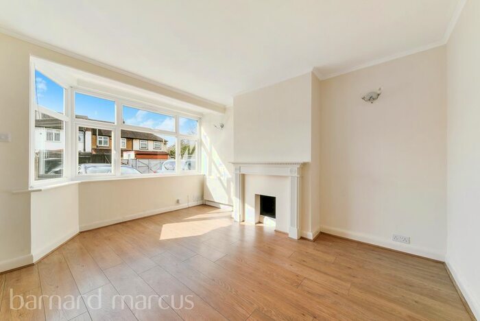 3 Bedroom Property To Rent In Blandford Close, Beddington, Croydon, CR0