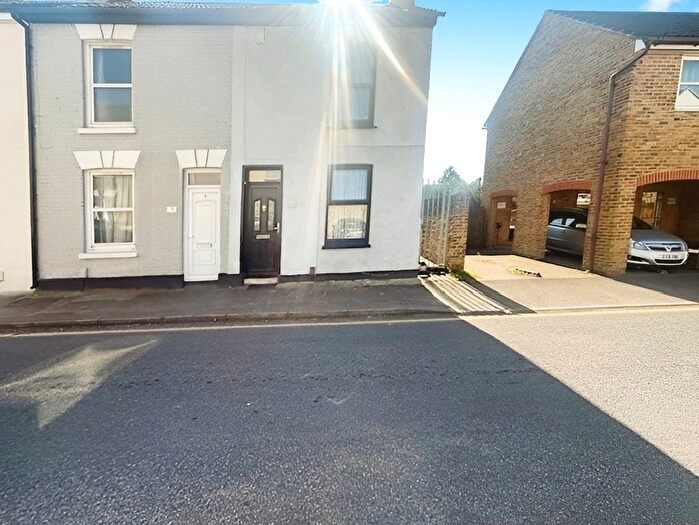 3 Bedroom End Of Terrace House To Rent In Crown Street, Gillingham, Kent, ME7