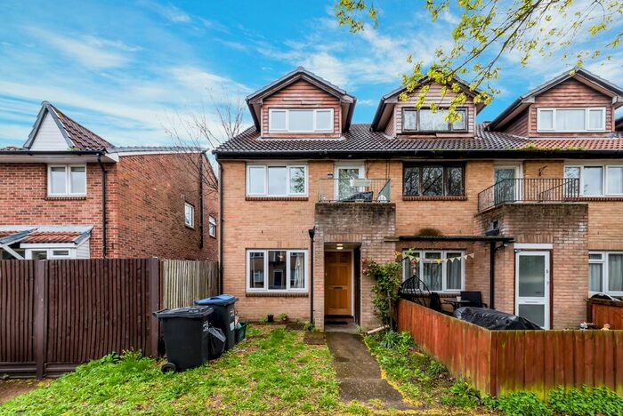 1 Bedroom Maisonette To Rent In Thorburn Way, Colliers Wood, SW19