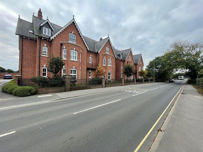 2 Bedroom Flat To Rent In Rivers Ways Kingfisher Court, Wimborne, BH21