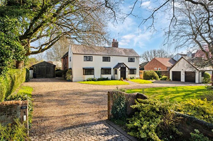 4 Bedroom Detached House For Sale In High Street North, Stewkley, LU7