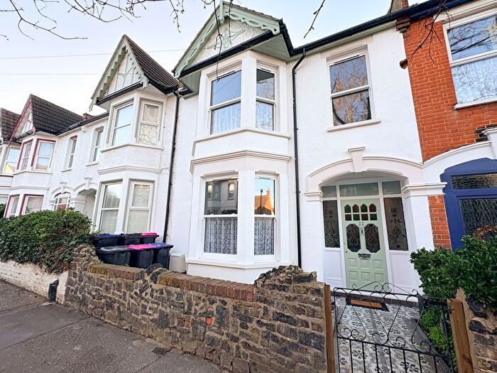 3 Bedroom Terraced House For Sale In Wenham Drive, Westcliff-On-Sea, SS0