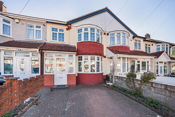 4 Bedroom Terraced House To Rent In Ascot Gardens, Southall, UB1