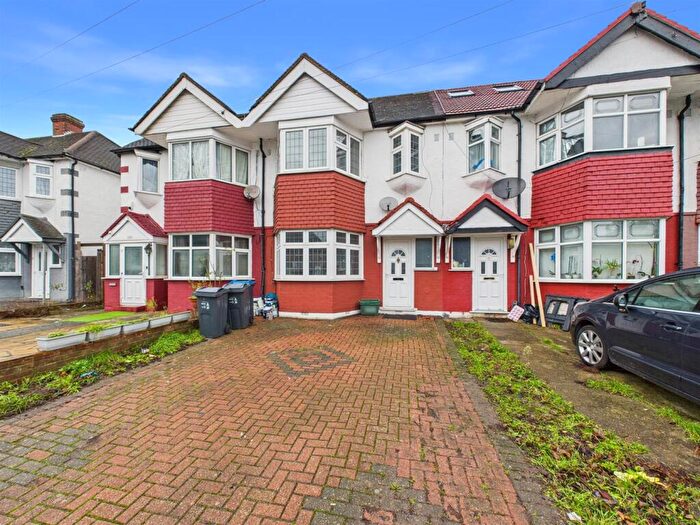 3 Bedroom Terraced House For Sale In Central Road, Morden, SM4