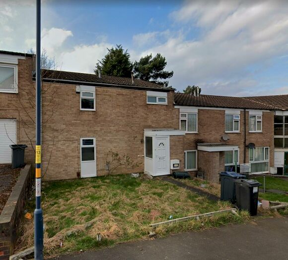 3 Bedroom House To Rent In Upper Close, Birmingham, B32