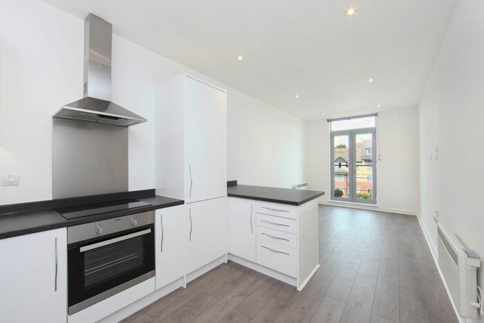 1 Bedroom Flat To Rent In Bartlett Street, South Croydon, CR2