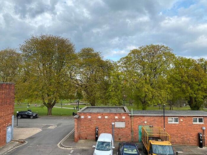 1 Bedroom Flat To Rent In Above Bar Street, Southampton, Hampshire, SO14