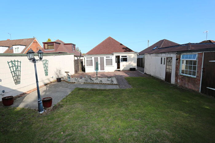 2 Bedroom Detached Bungalow For Sale In The Crescent, Earley, Reading, RG6