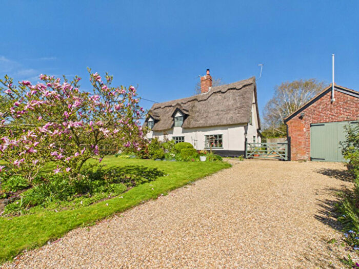 3 Bedroom Cottage For Sale In Lundy Green, Norwich, NR15
