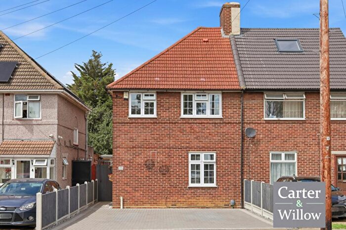 3 Bedroom Semi-Detached House For Sale In Becontree Avenue, Dagenham, RM8