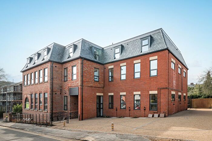 1 Bedroom Flat For Sale In Harlow House, Harlow Road, High Wycombe, Bucks, HP13