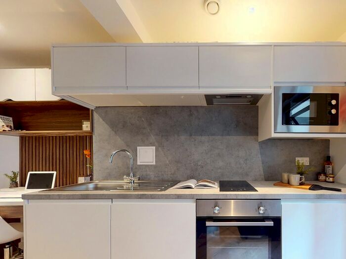 Studio To Rent In Harrow Road, London, W9