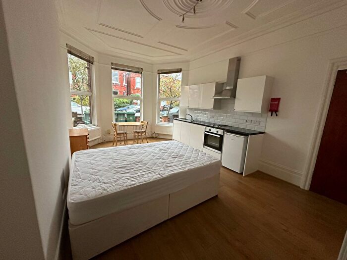 Studio To Rent In Manstone Road, Kilburn, London, NW2