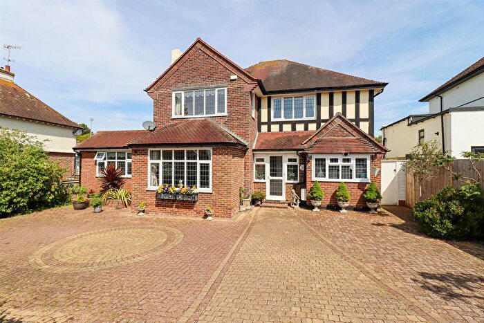4 Bedroom Detached House For Sale In Withyham Road, Cooden, Bexhill-On-Sea, TN39