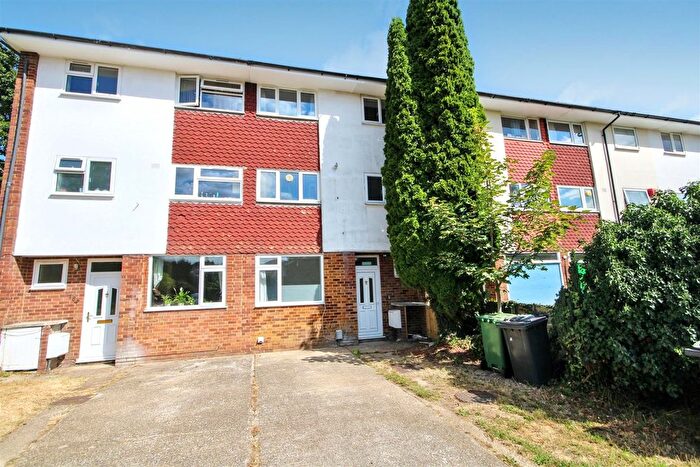 4 Bedroom Property To Rent In Guildford Park Avenue, Guildford, GU2