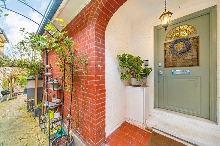 4 Bedroom Maisonette For Sale In Langley Avenue, Surbiton, KT6