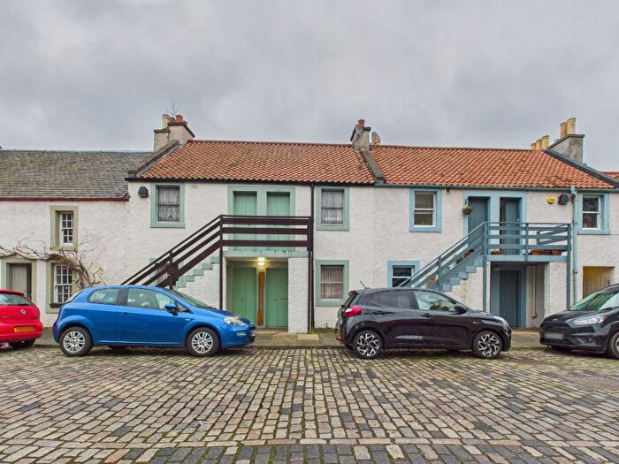 2 Bedroom Flat To Rent In Newhaven Main Street, Newhaven, Edinburgh, EH6