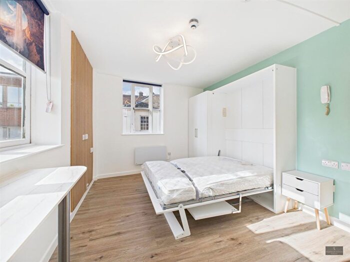 1 Bedroom Flat To Rent In Palace Gate, Exeter, EX1