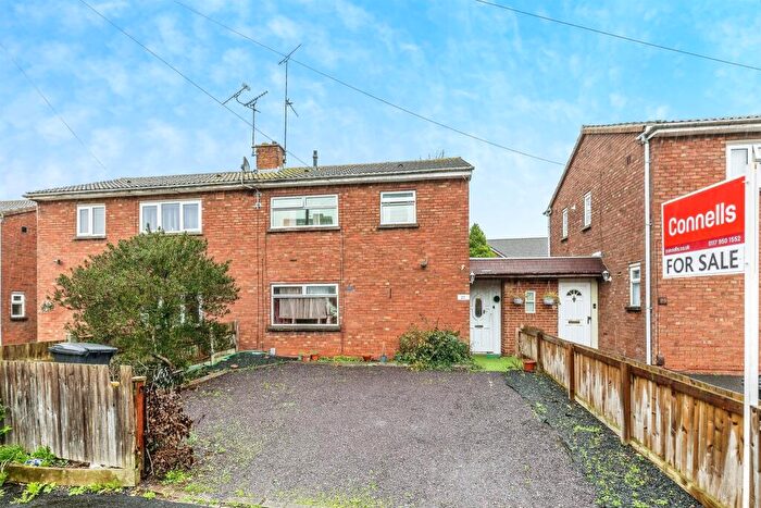 4 Bedroom Semi-Detached House For Sale In Machin Road, Bristol, BS10