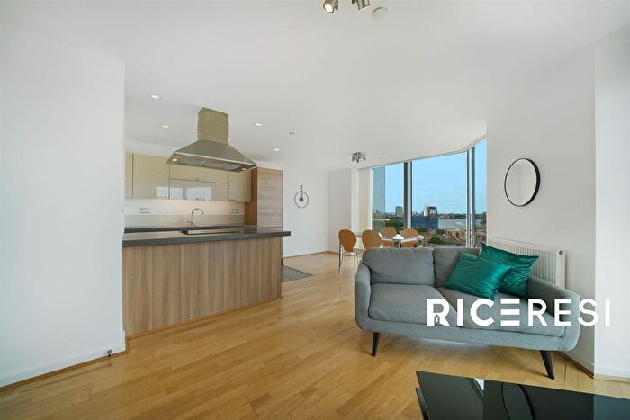 2 Bedroom Flat To Rent In Harmony Place, London, SE8