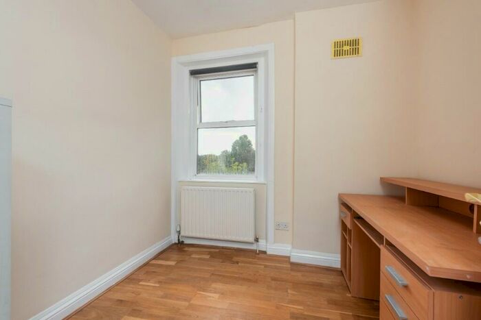 2 Bedroom Flat For Sale In Gloucester Avenue, London, NW1