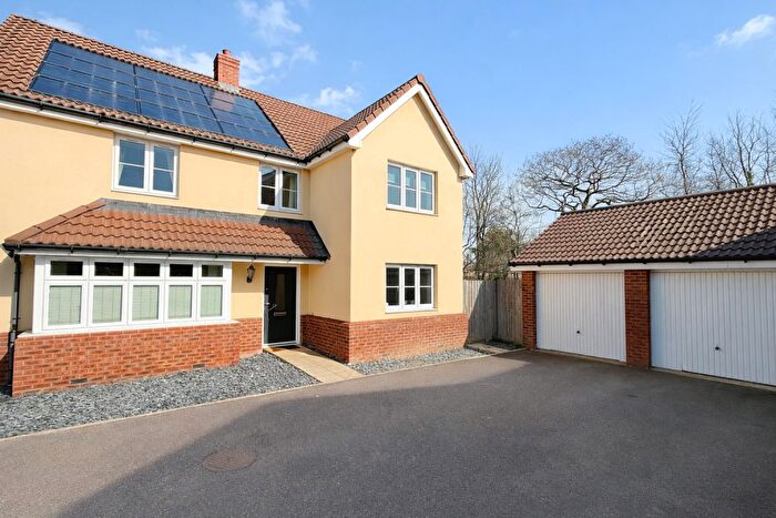 5 Bedroom Detached House For Sale In Hantone Close, Chivenor, EX31