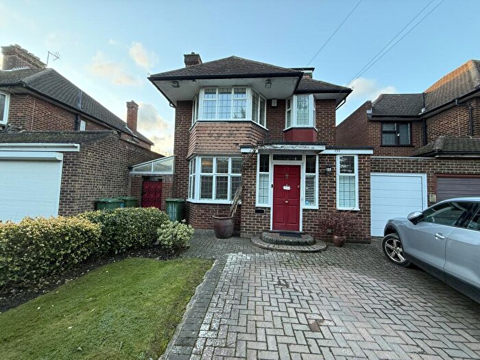 5 Bedroom Property For Sale In Salmon Street, London, NW9