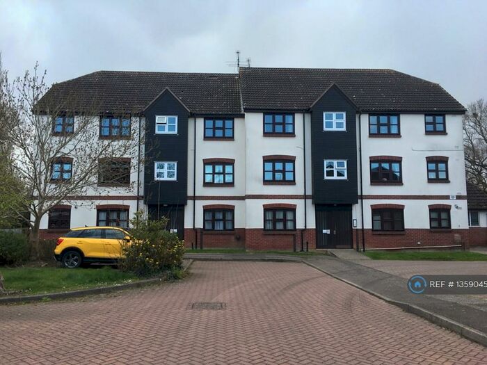 1 Bedroom Flat To Rent In Bounderby Grove, Chelmsford, CM1