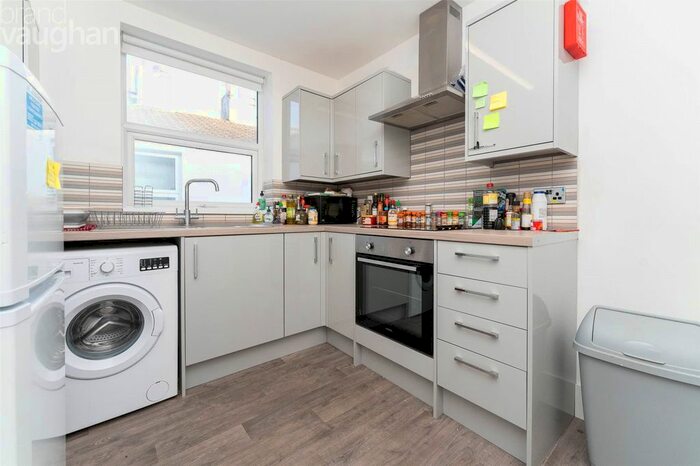 2 Bedroom Flat To Rent In Shanklin Road, Brighton, East Sussex, BN2
