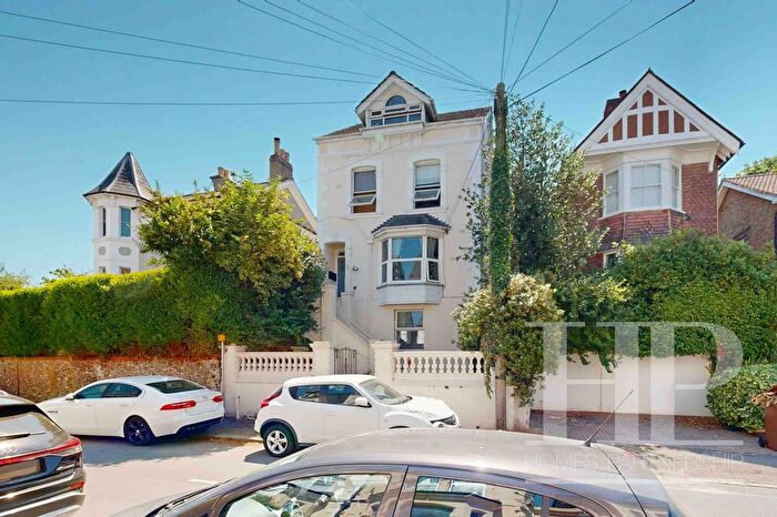 1 Bedroom Flat To Rent In Grovehill Road, Redhill, RH1