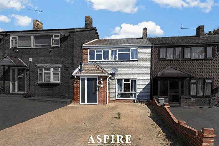 3 Bedroom Terraced House For Sale In Great Mistley, Basildon, SS16