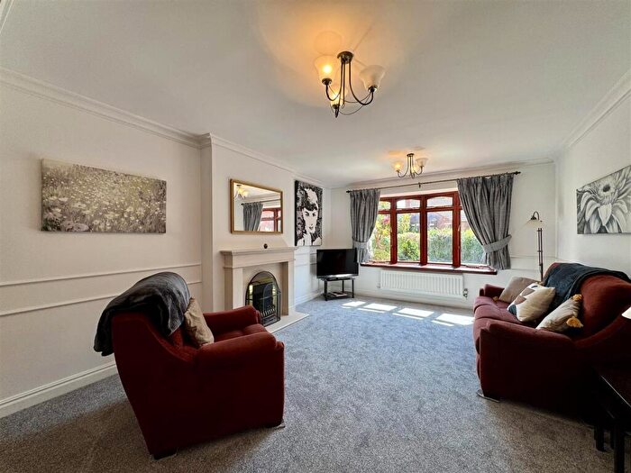 3 Bedroom Detached Bungalow For Sale In Harringay Drive, Stourbridge, DY8