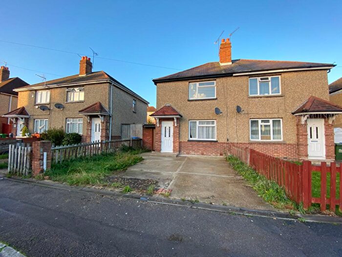 3 Bedroom House To Rent In Laburnum Road, SO16