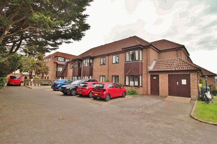 1 Bedroom Retirement Property For Sale In Maple Court, Staunton Avenue, Hayling Island, PO11