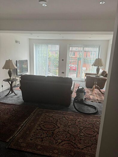 1 Bedroom Flat To Rent In Victoria Road, Leeds, LS6