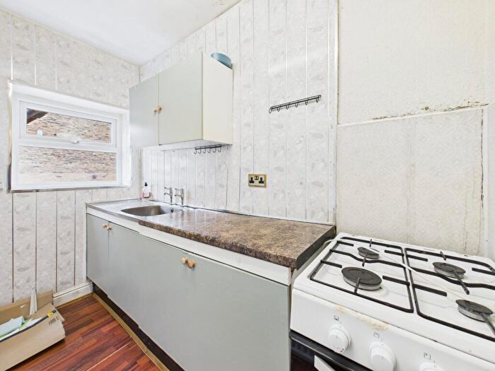 1 Bedroom Apartment To Rent In Bradford Road, Shipley, BD18