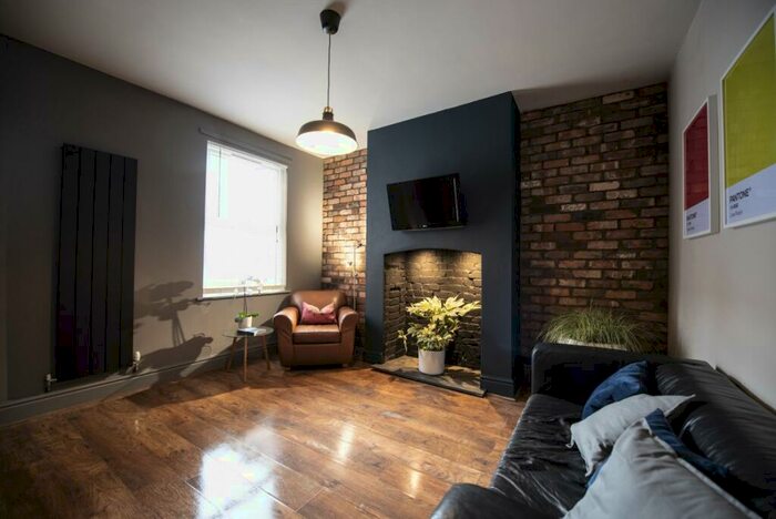1 Bedroom House To Rent In West Street, Chester, CH2