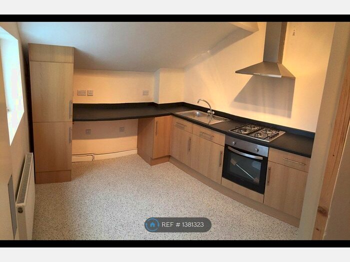1 Bedroom Flat To Rent In Royal Terrace, Northampton, NN1