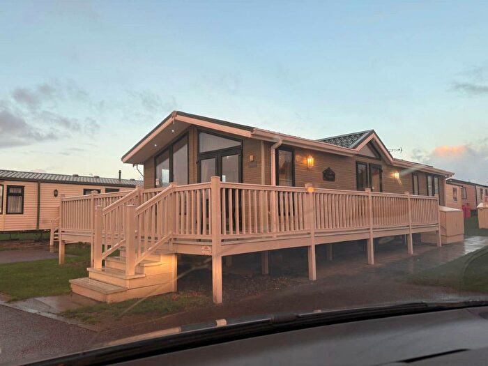 2 Bedroom Park Home For Sale In Manor Road, Hunstanton, Norfolk, PE36