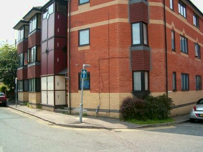 1 Bedroom Flat To Rent In Priors Court, Newark Street, Reading, RG1