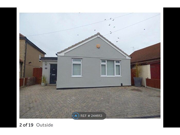 3 Bedroom Detached House To Rent In Cherry Tree Lane, Rainham, RM13