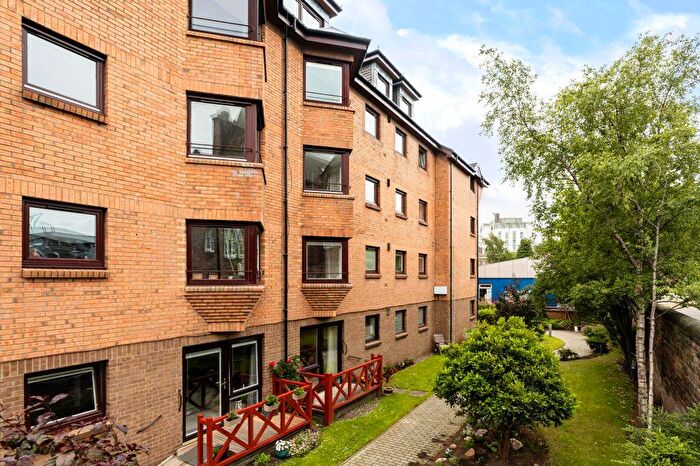 2 Bedroom Retirement Property For Sale In / Carlyle Court, Comely Bank Road, Edinburgh, EH4