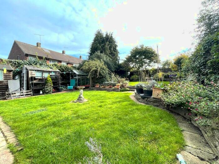 3 Bedroom Semi-Detached House To Rent In Lake View, Potters Bar, Hertfordshire, EN6