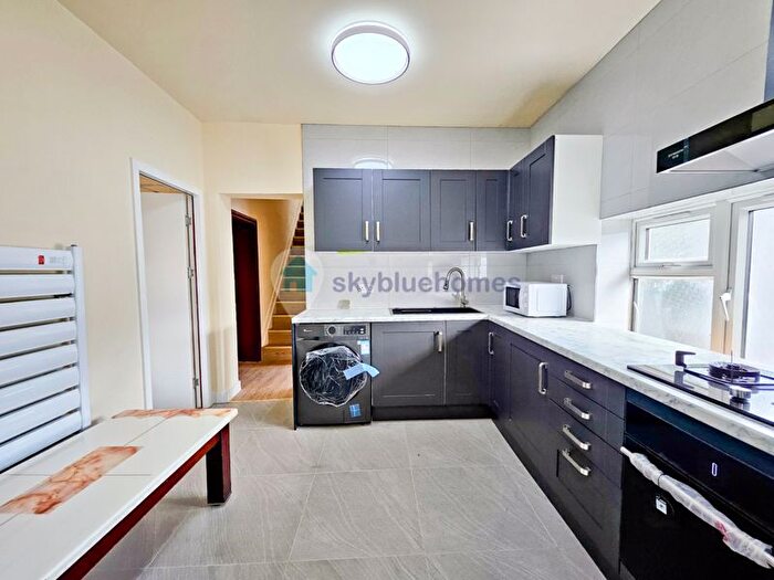 6 Bedroom End Of Terrace House To Rent In Brentwood Road, Leicester, LE2