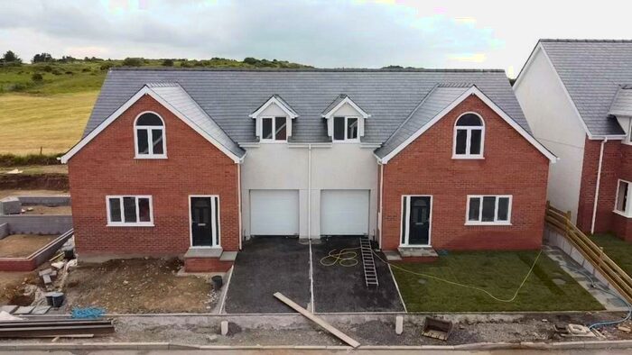 3 Bedroom Semi-Detached House For Sale In Parys Uchaf, Bull Bay, Anglesey, Sir Ynys Mon, LL68